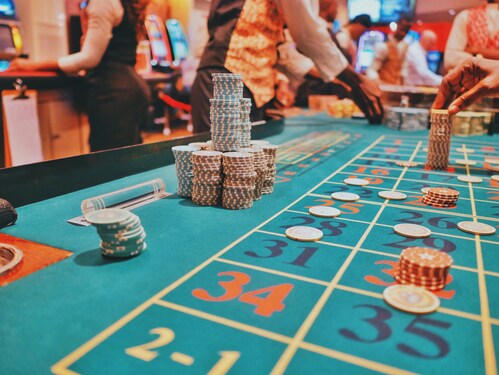 The Rise of Live Casinos: Bringing the Thrills of the Casino Floor Home